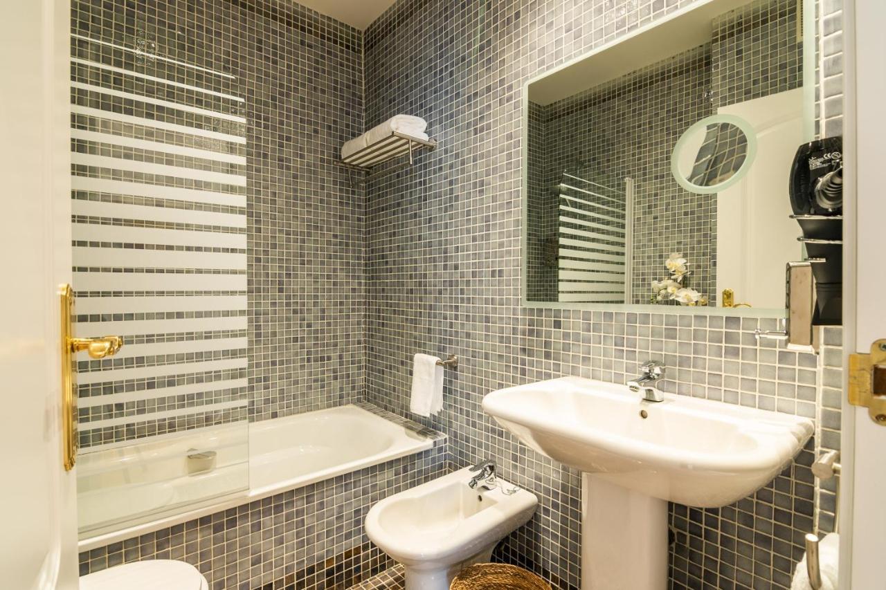 Tuguest Isabel La Catolica Apartment Гранада Екстериор снимка