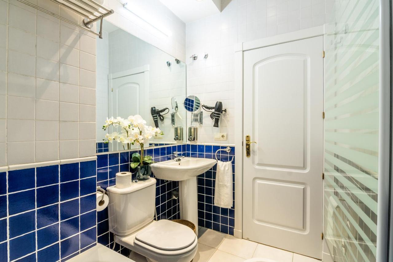 Tuguest Isabel La Catolica Apartment Гранада Екстериор снимка